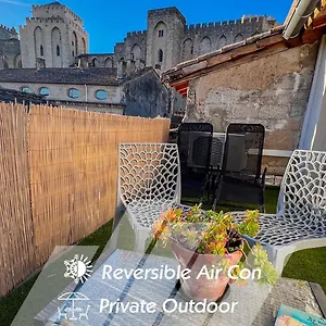  Apartment Ac - Private Exterior - Au Pied Du Palais Des Papes! France